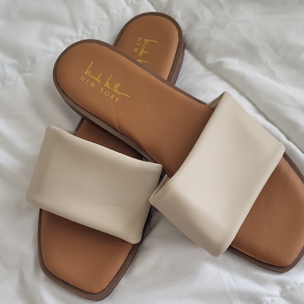 Nicole Miller Women's Cream Slide Sandals